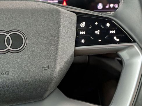 Used 2025 Audi Q5 Premium Plus w/ Premium Plus image 11