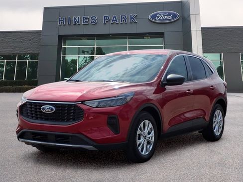 Certified 2023 Ford Escape Active w/ Cold Weather Package FWD image 3