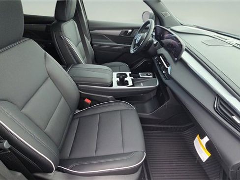 New 2026 Buick Enclave Preferred w/ LPO, Floor Liner Package image 10