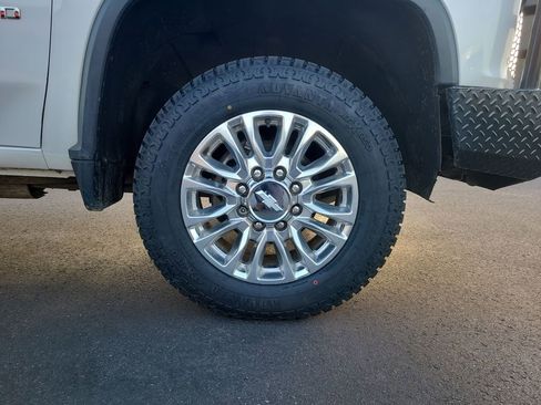 Used 2020 Chevrolet Silverado 2500 High Country image 17