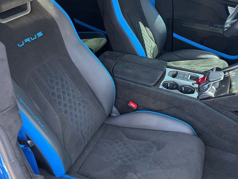 Used 2024 Lamborghini Urus Performante AWD/4WD image 7