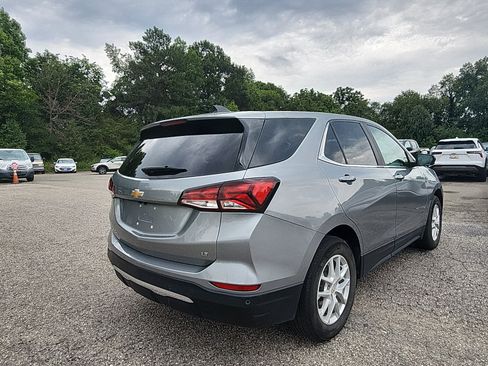 Used 2023 Chevrolet Equinox LT w/ Driver Convenience Package FWD image 5