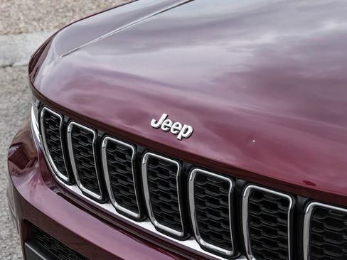Used 2023 Jeep Grand Cherokee L Limited w/ Trailer Tow Group (B) AWD/4WD image 49