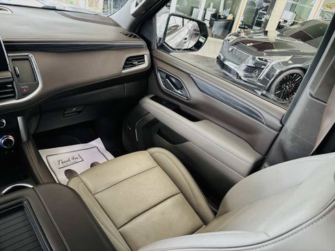 Used 2024 GMC Yukon SLT w/ SLT Luxury Package AWD/4WD image 40