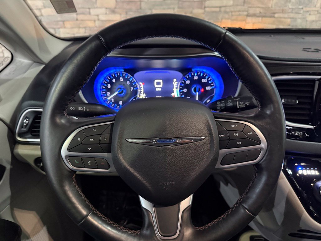 Used 2020 Chrysler Pacifica Touring-L Plus FWD image 17
