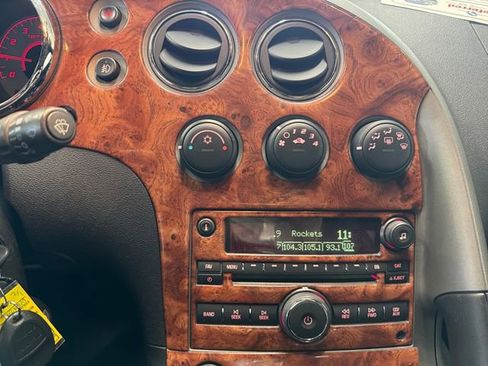 Used 2006 Pontiac Solstice Convertible w/ Premium Package RWD image 3