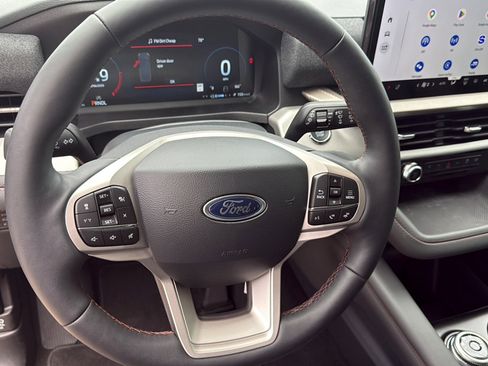 New 2026 Ford Explorer Active w/ Active Comfort Package RWD image 23
