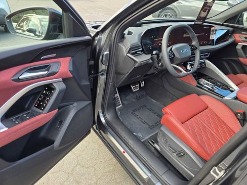 New 2025 Audi SQ5 Premium Plus image 19