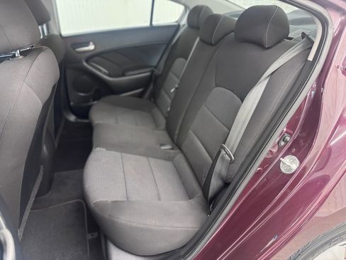 Used 2018 Kia Forte LX image 12