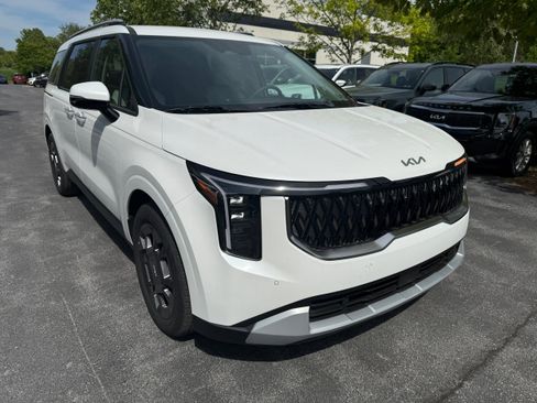 New 2025 Kia Carnival EX image 3