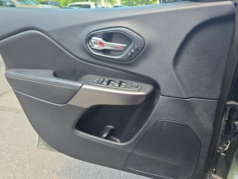 Used 2019 Jeep Cherokee Limited AWD/4WD image 28
