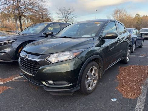 Used 2017 Honda HR-V EX image 1