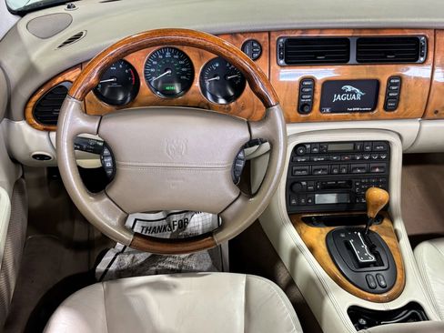 Used 2001 Jaguar XKR Convertible RWD image 17