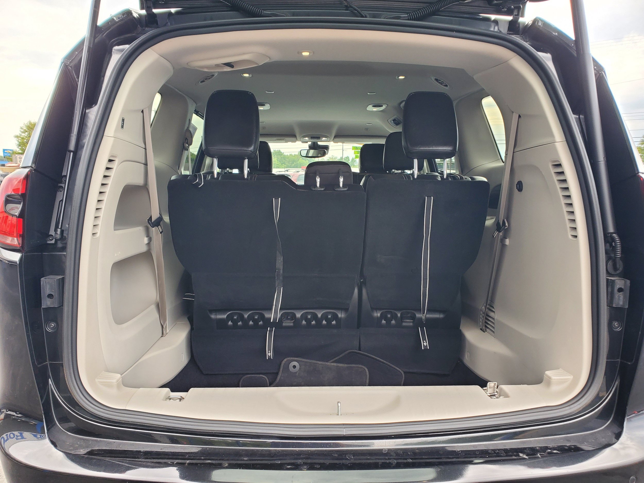 Used 2022 Chrysler Pacifica Touring-L FWD image 29