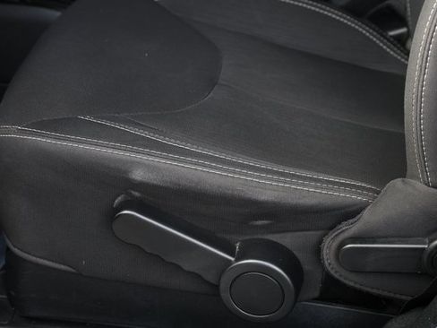 Used 2018 Jeep Wrangler Sahara w/ Connectivity Group image 12