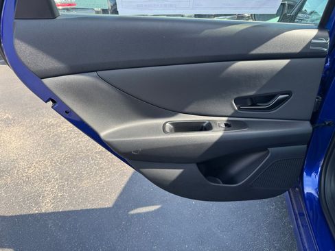 New 2025 Hyundai Elantra SEL FWD image 23