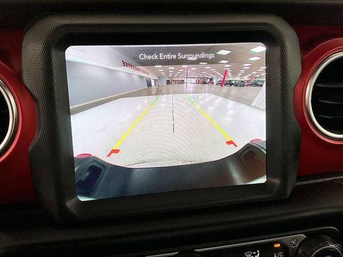 Used 2023 Jeep Gladiator Rubicon w/ Cold Weather Group image 14