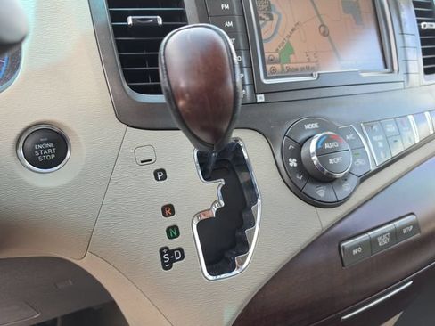 Used 2011 Toyota Sienna XLE w/ XLE Navigation Pkg FWD image 38