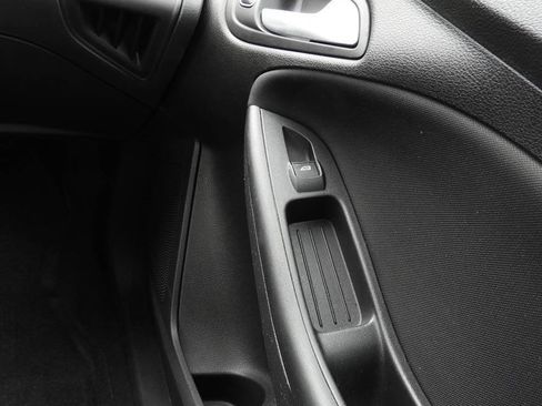 Used 2017 Ford Focus SE FWD image 34