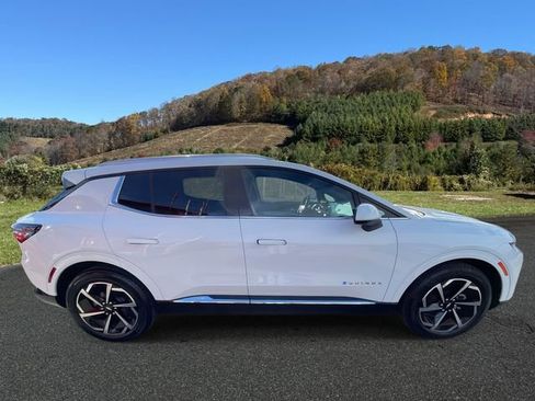 Used 2025 Chevrolet Equinox EV LT image 8