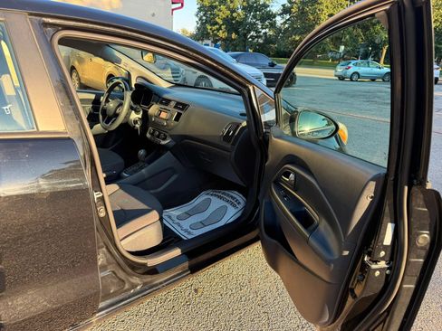 Used 2013 Kia Rio EX FWD image 18