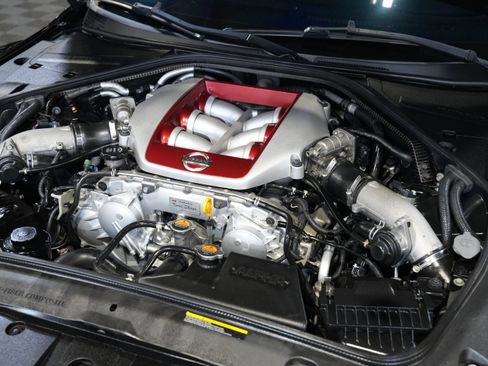 Used 2015 Nissan GT-R Black Edition AWD/4WD image 43