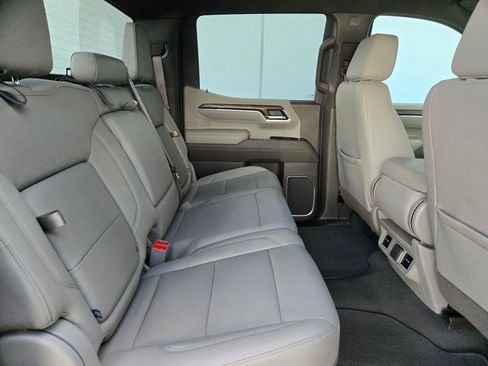 Used 2025 GMC Sierra 1500 SLT AWD/4WD image 28