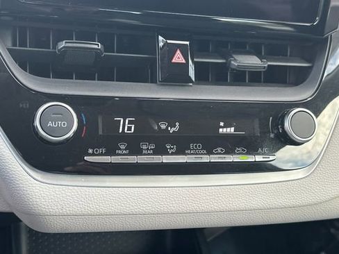 Used 2024 Toyota Corolla LE w/ LE Convenience Package image 20