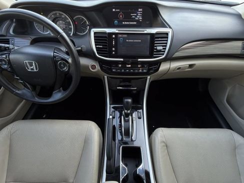 Used 2017 Honda Accord EX-L image 16