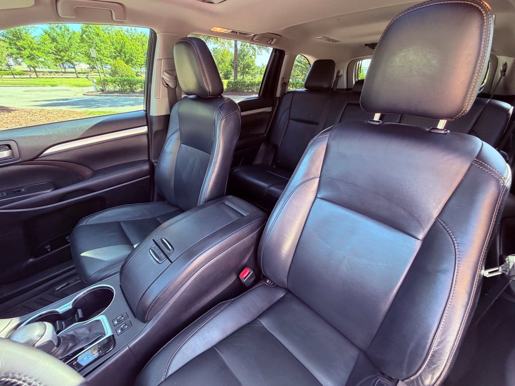 Used 2016 Toyota Highlander XLE FWD image 11