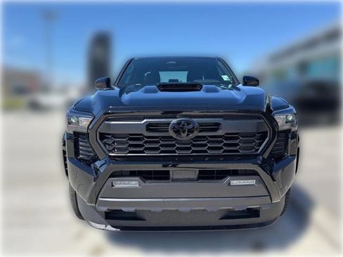 Used 2024 Toyota Tacoma TRD Sport AWD/4WD image 3