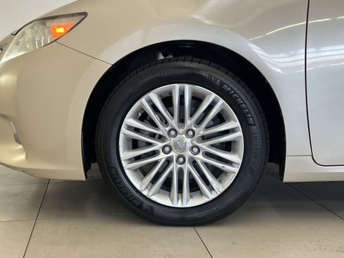 Used 2013 Lexus ES 350 w/ Luxury Pkg FWD image 11