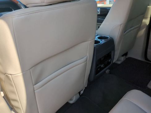 Used 2016 Lincoln Navigator Reserve image 18