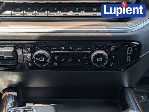 Used 2022 Chevrolet Silverado 1500 High Country w/ High Country Premium Package AWD/4WD image 23