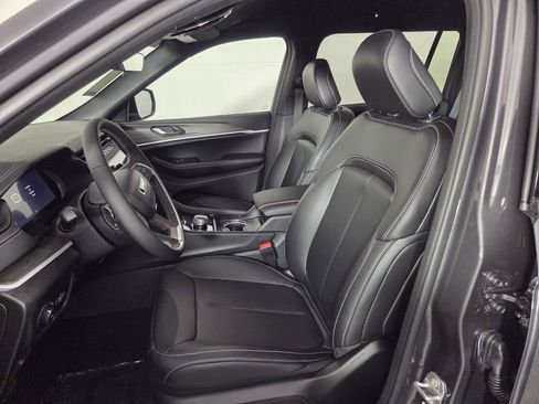 New 2026 Jeep Grand Cherokee L Limited RWD image 9