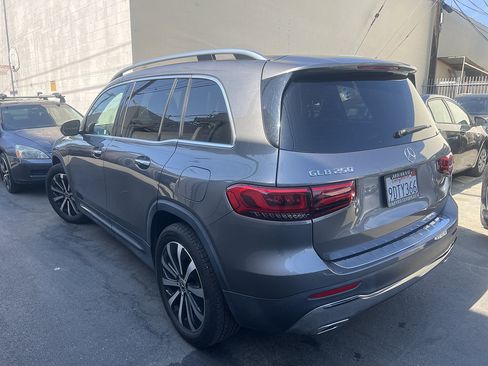Used 2022 Mercedes-Benz GLB 250 image 3