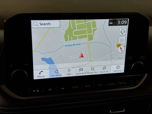 Used 2023 Nissan Rogue Platinum w/ Platinum Premium Package image 2