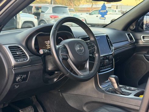 Used 2019 Jeep Grand Cherokee Limited image 18