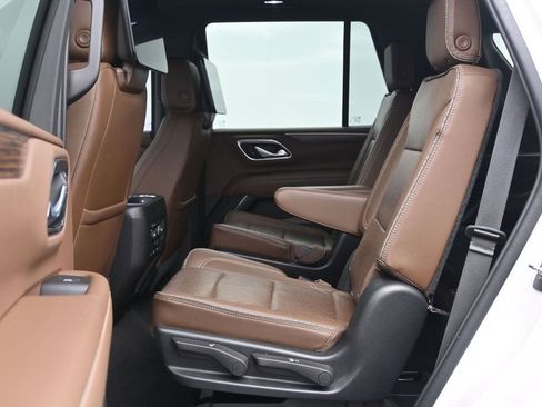 Used 2021 Chevrolet Tahoe High Country w/ Premium Package AWD/4WD image 14