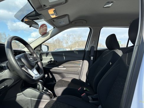 Used 2022 Nissan Kicks S image 11