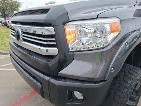 Used 2017 Toyota Tundra SR5 w/ SR5 Upgrade Package image 10