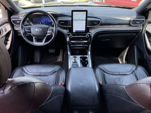 Used 2022 Ford Explorer Platinum w/ Equipment Group 601A AWD/4WD image 11
