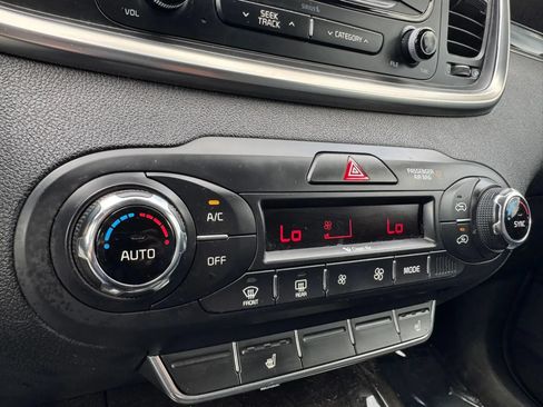 Used 2016 Kia Sorento EX FWD image 17