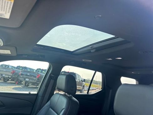 Used 2022 Chevrolet Traverse RS w/ LPO, Floor Liner Package image 30