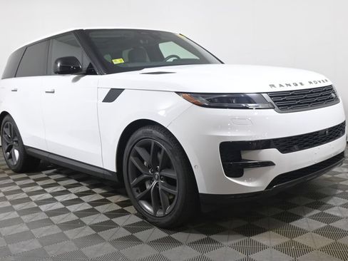 Used 2024 Land Rover Range Rover Sport SE AWD/4WD image 9