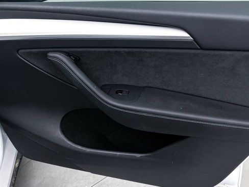 Used 2022 Tesla Model Y Performance AWD/4WD image 31