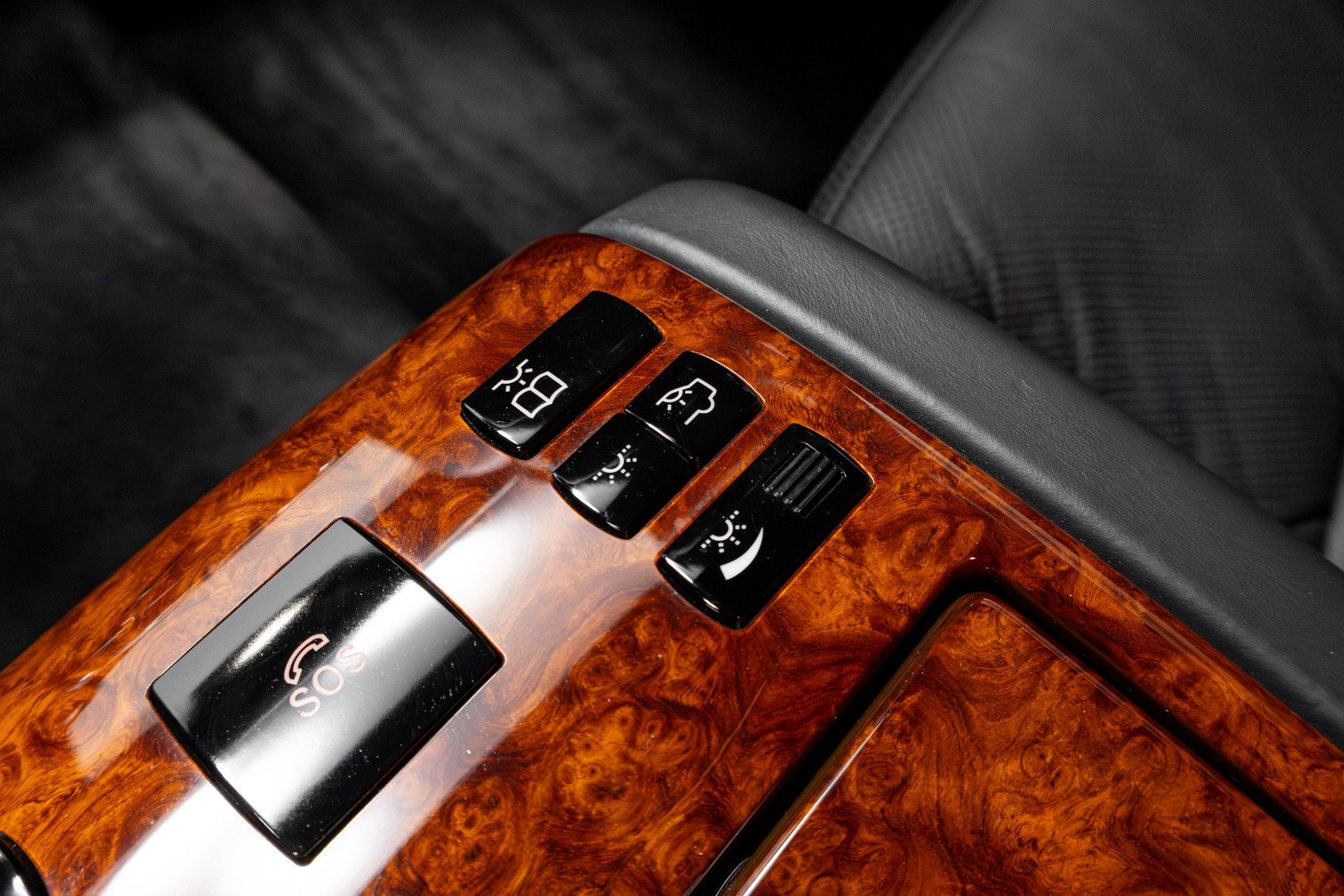 Used 2004 Maybach 57 RWD image 31