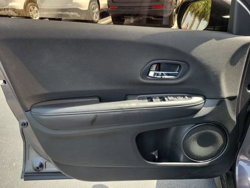 Used 2019 Honda HR-V LX image 17