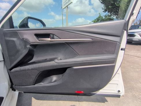 Used 2025 Toyota Camry LE FWD image 32
