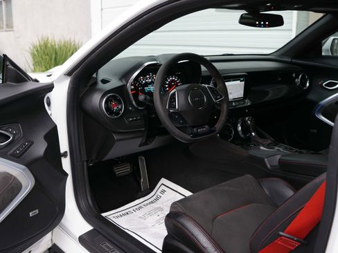 Used 2018 Chevrolet Camaro ZL1 image 39